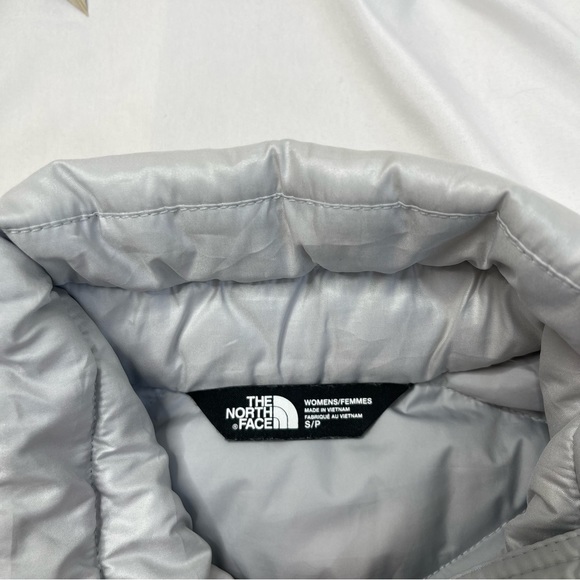 The North Face Goose Down Aconcagua 550 Light Grey Silver Puffer Vest Size Small - Picture 9 of 9
